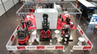 Messestand GGS: Aktionsecke mit Kippsimulator, Linde Steer Control uvm. Messestand GGS: Aktionsecke mit Kippsimulator, Linde Steer Control uvm.